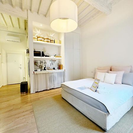Boutique Room - Centro Storico 20 Min Da Firenze เอมโปลี ภายนอก รูปภาพ