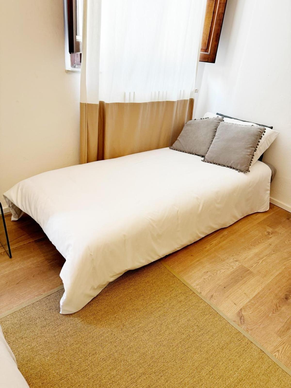 Boutique Room - Centro Storico 20 Min Da Firenze เอมโปลี ภายนอก รูปภาพ
