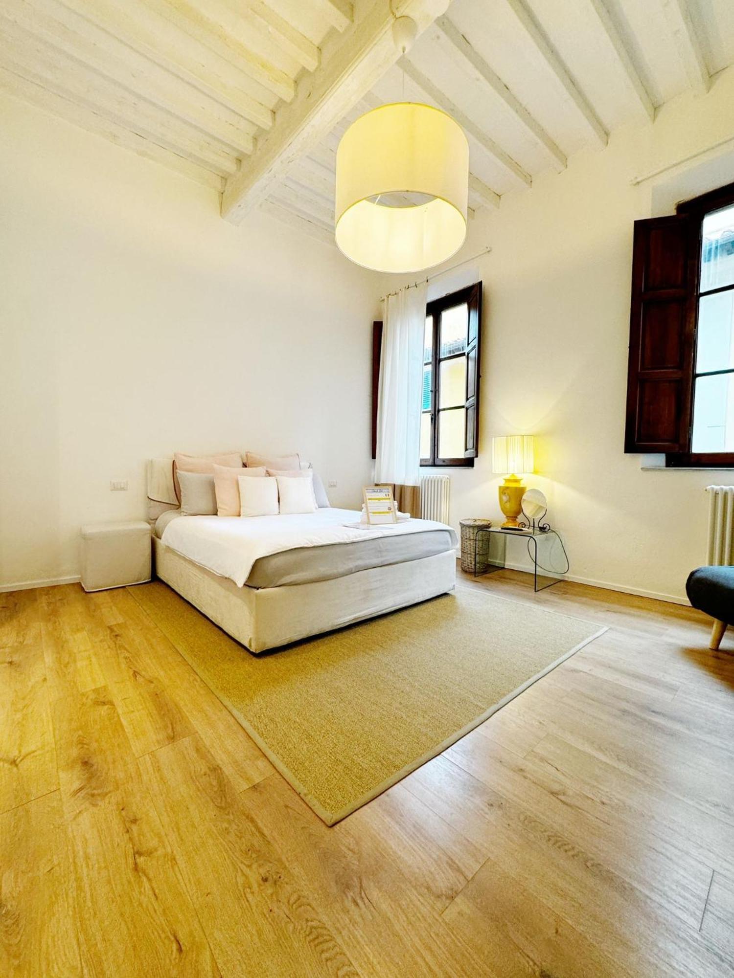 Boutique Room - Centro Storico 20 Min Da Firenze เอมโปลี ภายนอก รูปภาพ