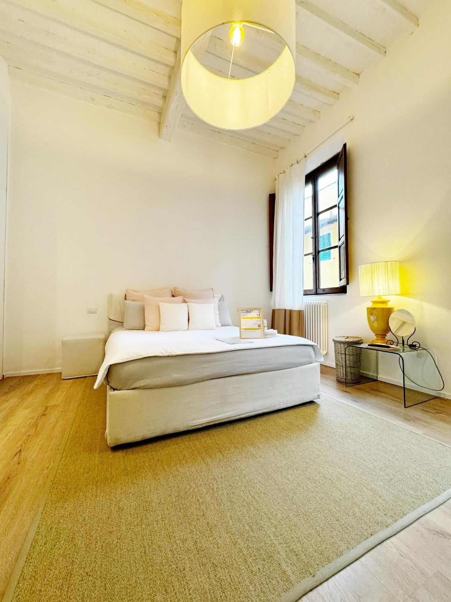 Boutique Room - Centro Storico 20 Min Da Firenze เอมโปลี ภายนอก รูปภาพ